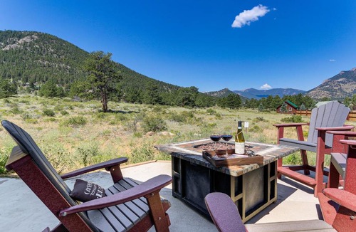Estes Park House | 3 Mi to RMNP! Mtn-View Retreat in Estes Park