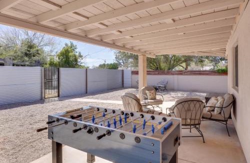 Campus Farm House | 3 Mi to University of Arizona Campus! Group Escape