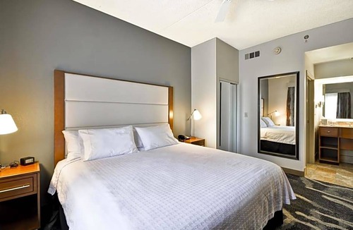 Camelback East Hotel | 3-Star Hotel ∙ Homewood Suites by Hilton Phoenix-Biltmore