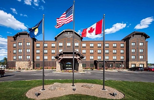 Kalispell Hotel | 3-Star Hotel ∙ Glacier International Lodge