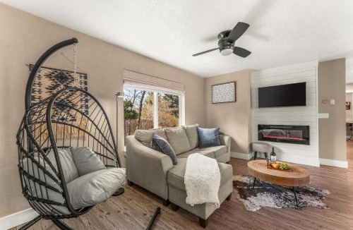 East Colorado Springs House | 3120 N Chelton