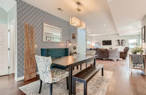 Skyland House | 3152 N Josephine St