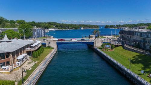 Charlevoix House | 345 Edgewater Inn