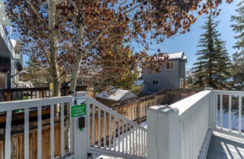 Willow Grove House | 345 Rainbow Court : 2