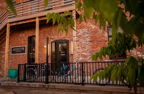 Downtown Omaha House | 3509 Fabulous Midtown Townhome! Walk to TWO entertainment districts!