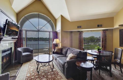 Charlevoix House | 354 Edgewater Inn