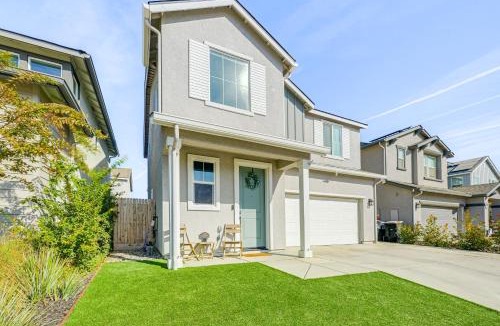 Visalia House | 36 Mi to Sequoia NP: Pet-Friendly Home w/Dog Run!