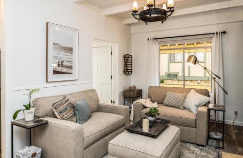 Northwest Carmel Apartment | 3798 Cedar Place