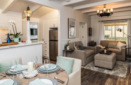Northwest Carmel Apartment | 3798 Cedar Place