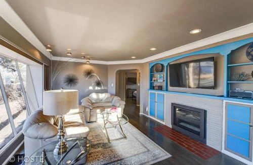 Central Colorado Springs House | 3BD Downtown Modern Home w Hot Tub & Grill