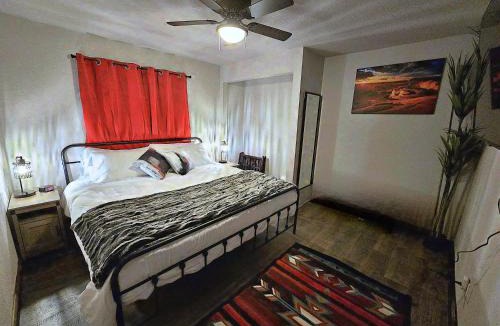Page House | 3Bd, King, Brkfst, Large TVs, WD, Sleeps 11, BBQ