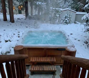 Blue Rock Springs House | 3BDR Creekside Cabin Near Trails and Main Street
