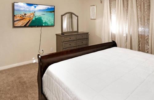 Casa Grande House | 3BR Casa Grande Home Private Pool Open Living