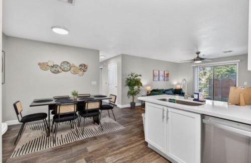 Sierra Verde Apartment | 3BR Comfort Oasis Pool Hot Tub Gym Games