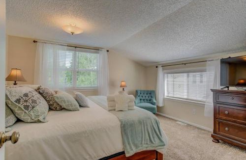 Central Colorado Springs House | 3BR DOWNTOWN - NEW Hot Tub - Olympic Training Center
