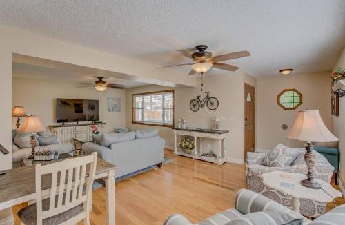 Central Colorado Springs House | 3BR DOWNTOWN - NEW Hot Tub - Olympic Training Center