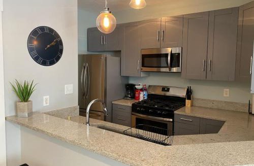 St. Joseph Historic Neighborhood House | 3BR Downtown with Private Garage-Walk to Mass Ave-Family Friendly