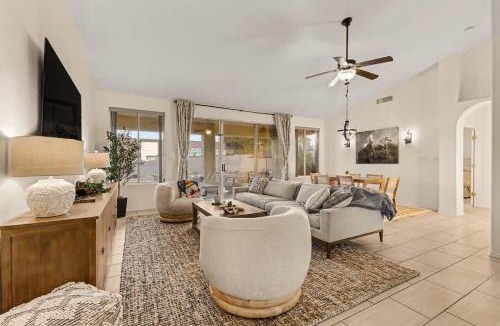 Fountain Hills House | 3BR Hilltop Oasis with Pool Hot Tub & Mountain Views