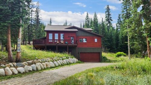Breckenridge House | 3BR Mountain Retreat with Hot Tub