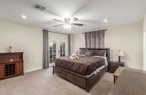 Encanto House | 3BR Phoenix Home with Game Table BBQ & Parking