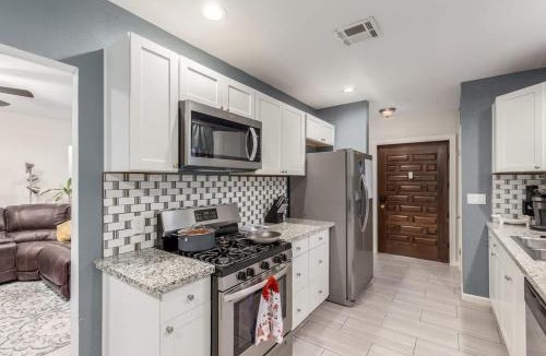 Encanto House | 3BR Phoenix Home with Game Table BBQ & Parking