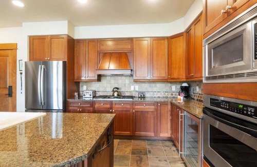 River Run Apartment | 3Br Ski-in Ski-out-On Mountain-Lone Eagle 3053 condo