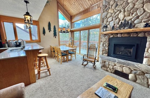 Lutsen House | 3BR Townhome Ski In Ski Out Pool Hot Tub