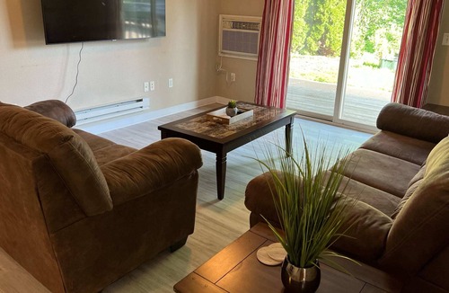 Platteville Apartment | 4 Bedroom Condo - Platteville #2
