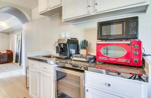 Southwest Colorado Springs Apartment | 4 Mi to Broadmoor! Apt w/Movie Theater & Mtn View