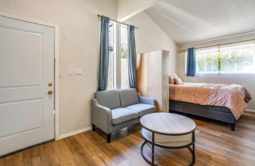 Camelback East Apartment | 4 Mi to Camelback Mountain! Phoenix Couple’s Haven
