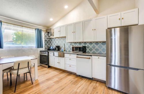 Camelback East Apartment | 4 Mi to Camelback Mountain! Phoenix Couple’s Haven