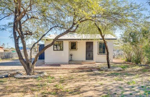 Tucson House | 4 Mi to Dtwn & Gem Show! Pet-Friendly Tucson Home