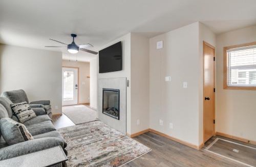 Granby House | 4 Mi to Granby Ranch: Cabin w/Hot Tub Access!