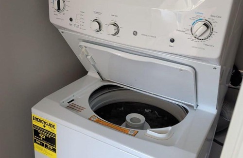Ames Apartment | 4 mi to Jack Thrice Stadium + hot tub