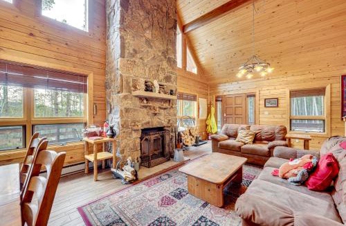 Allenspark House | 4 Mi to RMNP: Allenspark Cabin w/Wraparound Deck!