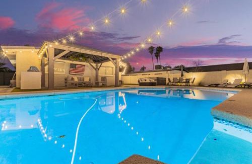Scottsdale Osborn Plaza House | *4 Min 2 Nightlife*HUGE Cabana Pool*Spa*Golf*BBQ