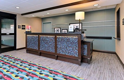 Iowa City Hotel | 4-Star Hotel ∙ Hampton Inn Iowa City/University Area