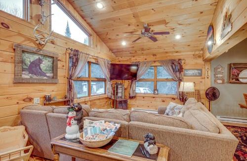 Wakefield House | 40-Acre, Off-Grid Wakefield Retreat w/Gas Grill!