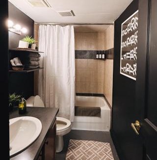 Detroit Apartment | 420 Friendly BOHO Loft Downtown KING suite FREE parking