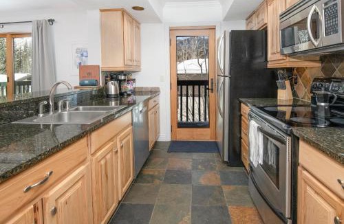 Vail House | 4479 Timber Falls 2001