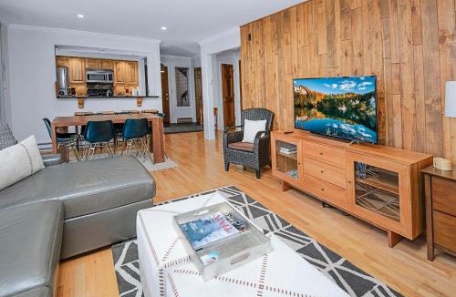 Vail House | 4479 Timber Falls 2001
