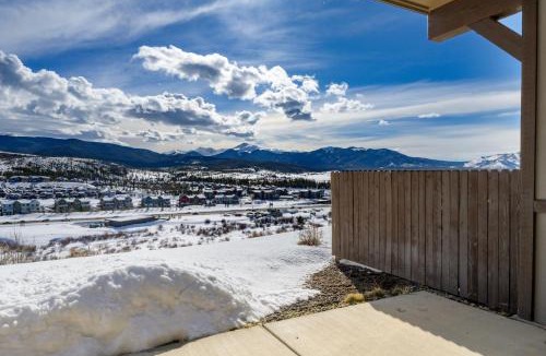 Fraser Apartment | 448 Cranmer Unit 103