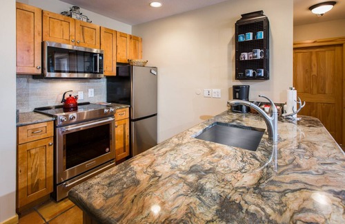 Copper Mountain Village Condo | 48 m² Condo ∙ 1 bedroom ∙ 4 guests
