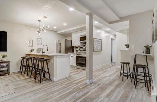 Cascade House | 4925 Pike Unit2