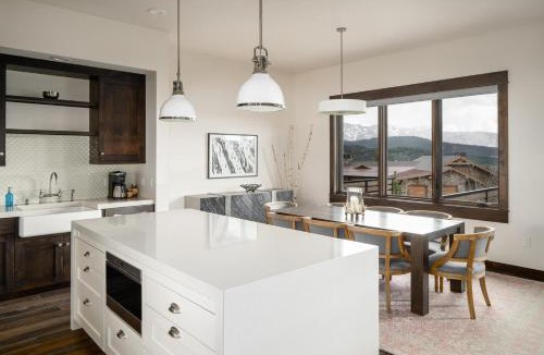 Big Sky House | 4B Lodgeside