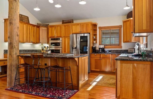 Stonehaven House | 4BR Apres Ski & Golf Retreat with Hot Tub!