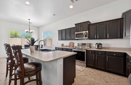 Estrella Mountain Ranch House | 4BR Goodyear Home | Sleeps 10 | W/King Bed