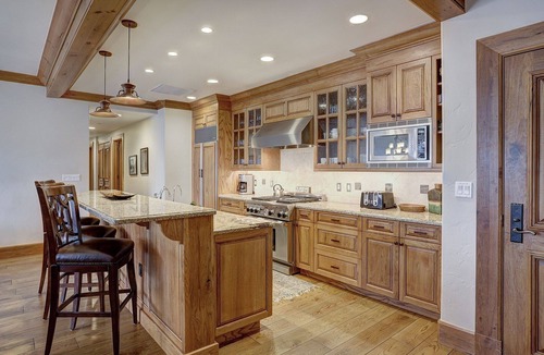Avon Condo | 4Br Ski in/Ski Out the Top of Bachelor Gulch by RedAwning