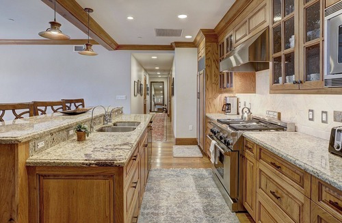 Avon Condo | 4Br Ski in/Ski Out the Top of Bachelor Gulch by RedAwning