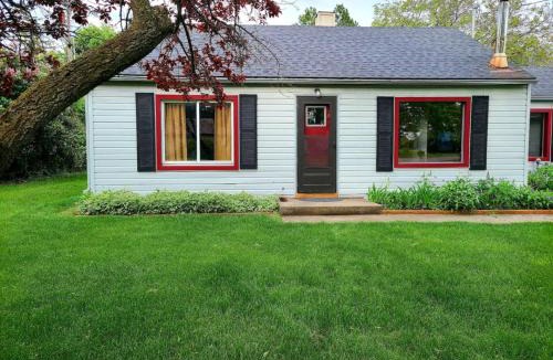 Columbia Falls House | 4th Ave Hideaway - Cozy home with spacious yard